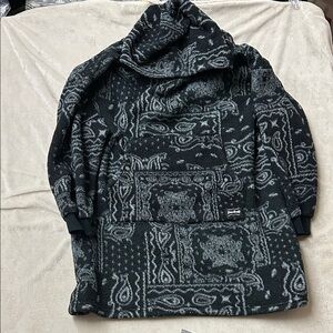 Stylish Black and Gray Crewneck Sweater